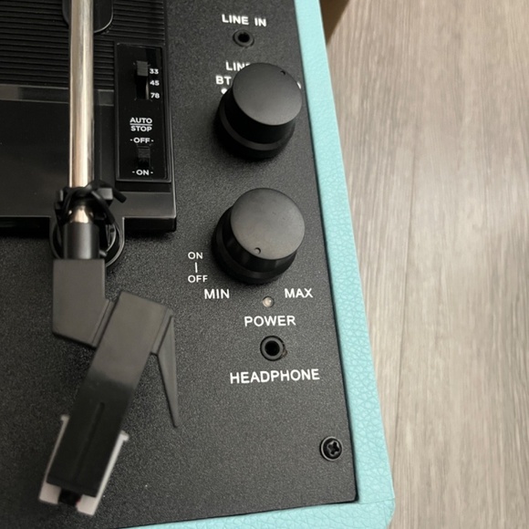 (NOB) Victrola Portable Bluetooth Record Player Turntable W/Built Speakers Blue - Picture 13 of 16